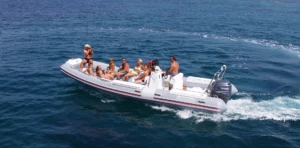 Sud Nautica escursione in gommone con skipper alla scoperta delle coste, spiagge e calette di Villasimius